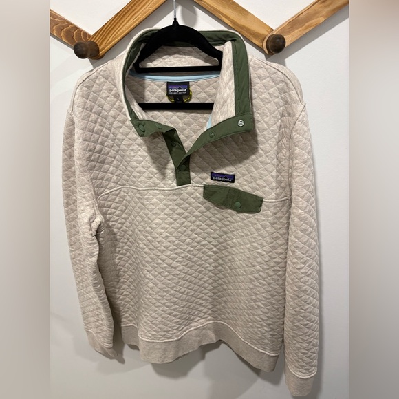 Patagonia Sweaters - Patagonia WOMANS Organic cotton quilt snap T pullover